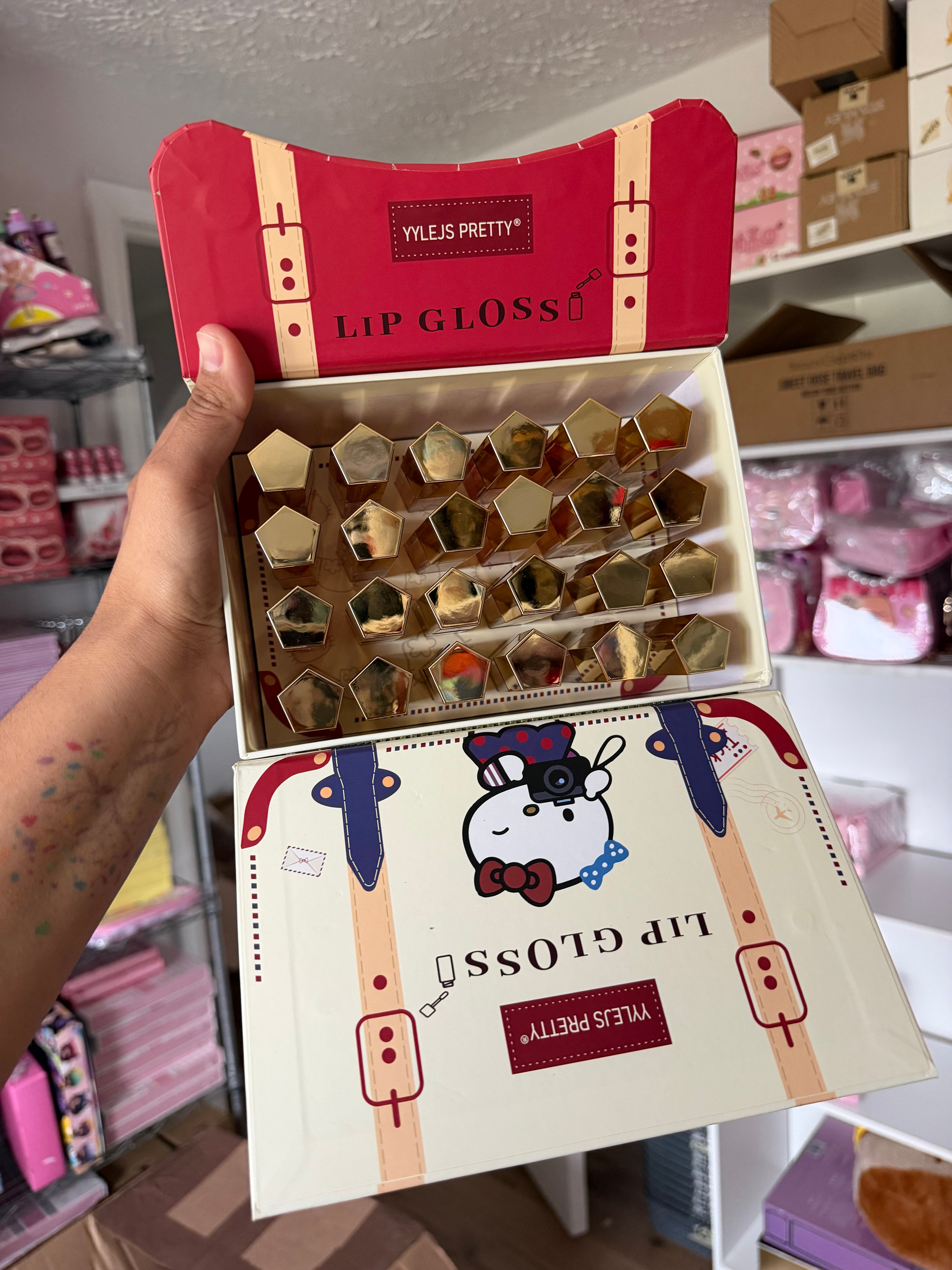 Caja Lop gloss HK